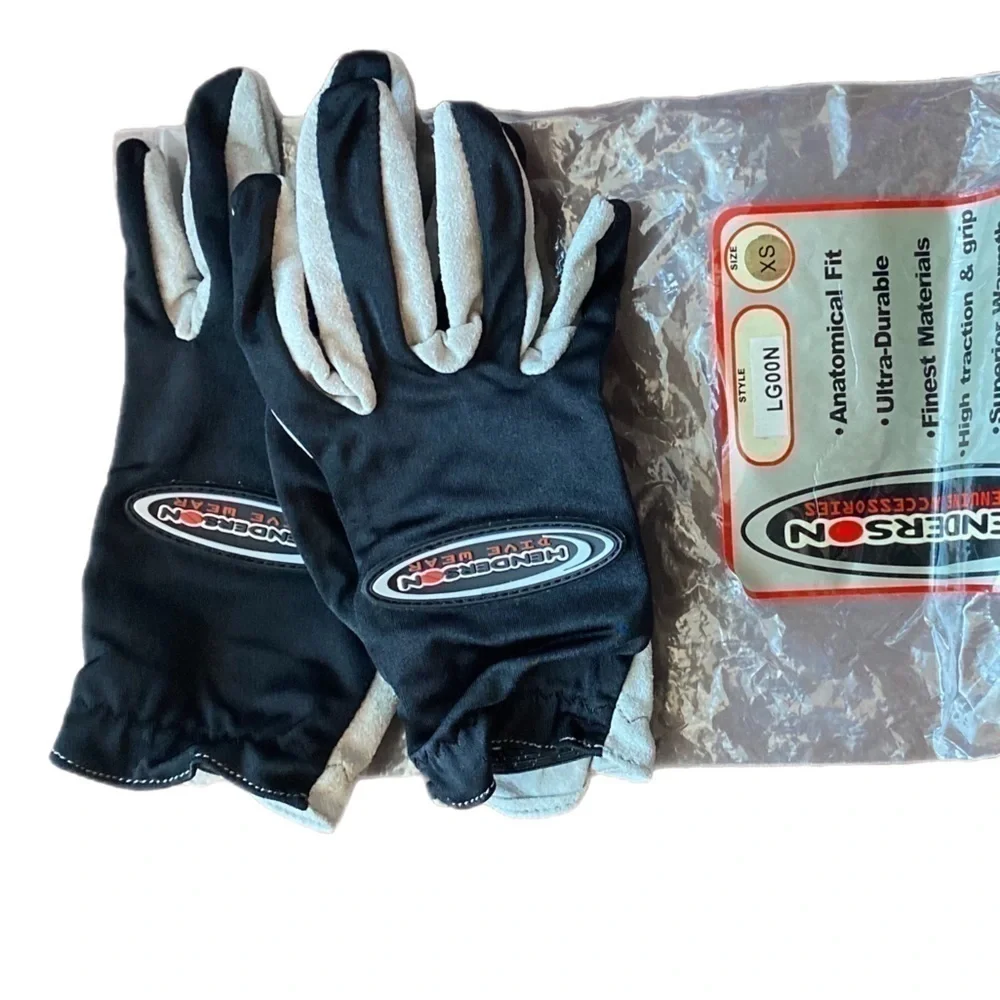 NWT Henderson Dive Wear Ladies Gloves - Size XS